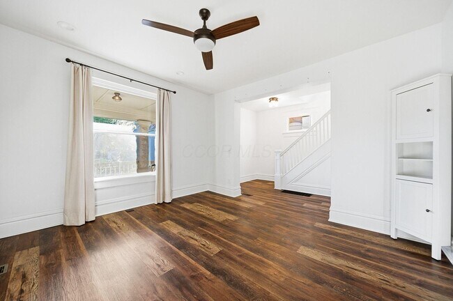 Building Photo - 433 St Clair Ave