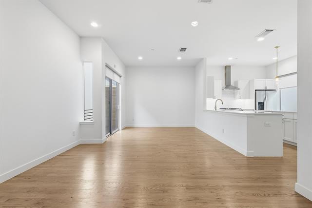 Building Photo - 2111 Bennett Ave