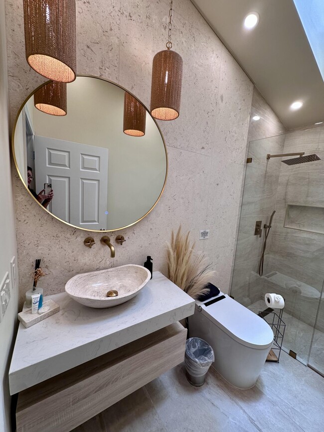 Building Photo - 3001 Jasmine Ct