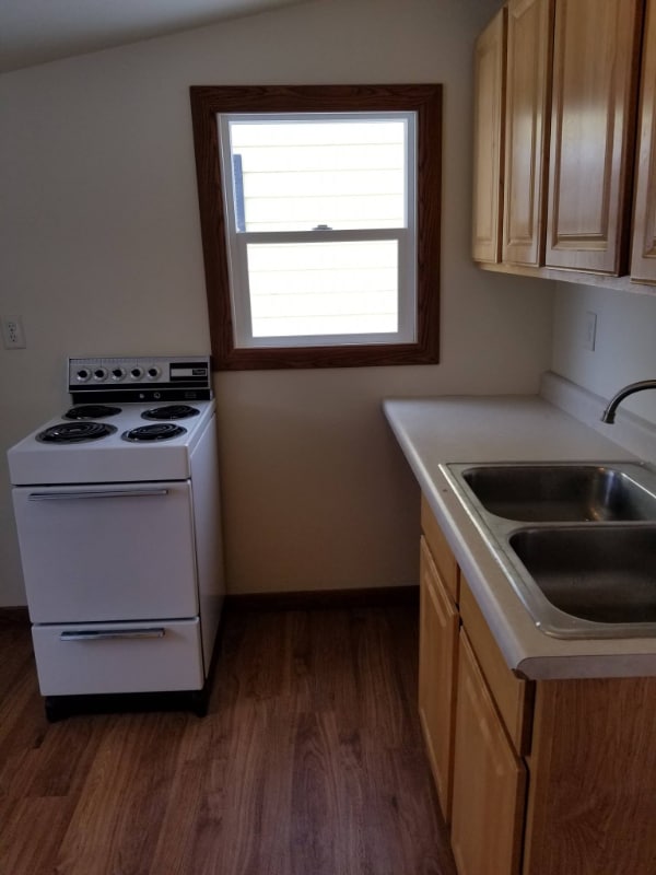 Building Photo - 114 3rd Ave W