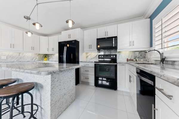 Building Photo - 2871 N Ocean Blvd