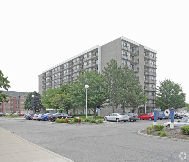 Primary Photo - Lakeside Towers