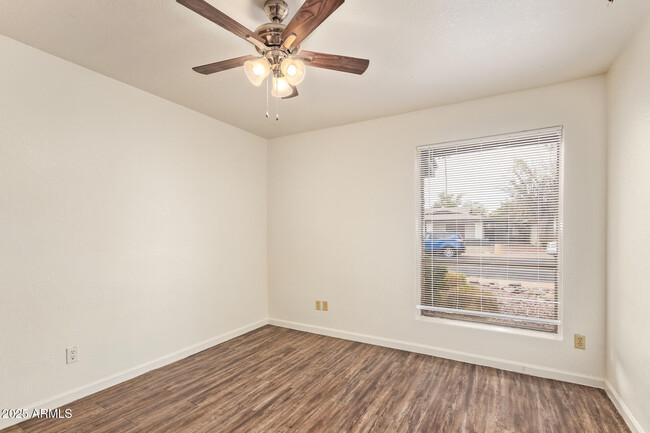 Building Photo - 1840 W Navarro Ave