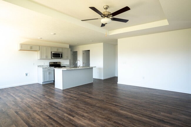 Building Photo - Brand new 4 bedroom home - Bolivar, MO