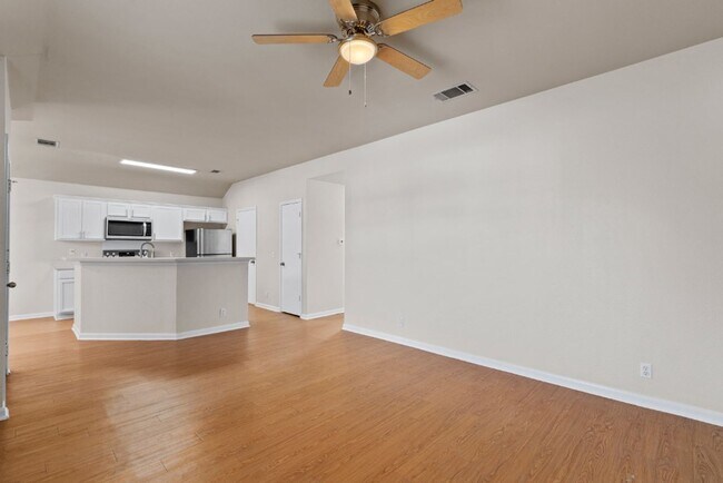 Building Photo - 3301 El Salido Pkwy