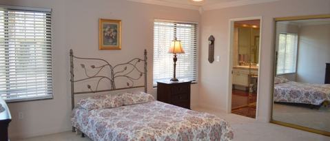Building Photo - 2288 Oakcrest Dr