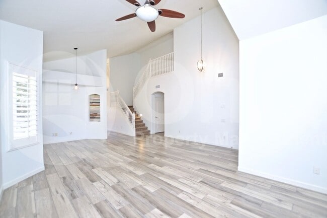Building Photo - 6629 W Rose Garden Ln