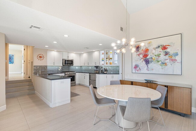 Building Photo - 49069 Mariposa Dr