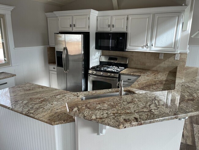 Building Photo - Charming Remodeled 5bd Country Home in Pal...