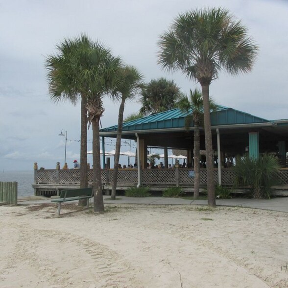 Building Photo - 6423 Harbor Dr