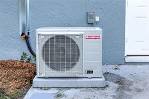 Building Photo - Recently updated, custom 3/2/2 on fenced corner lot in Inverness, $1900/mo!