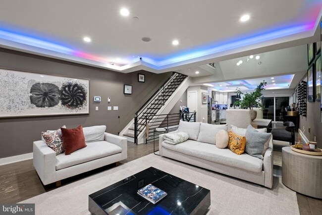 Building Photo - 1121 Earl St