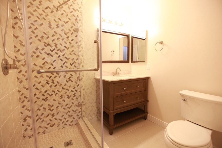 Building Photo - 1143 6th St