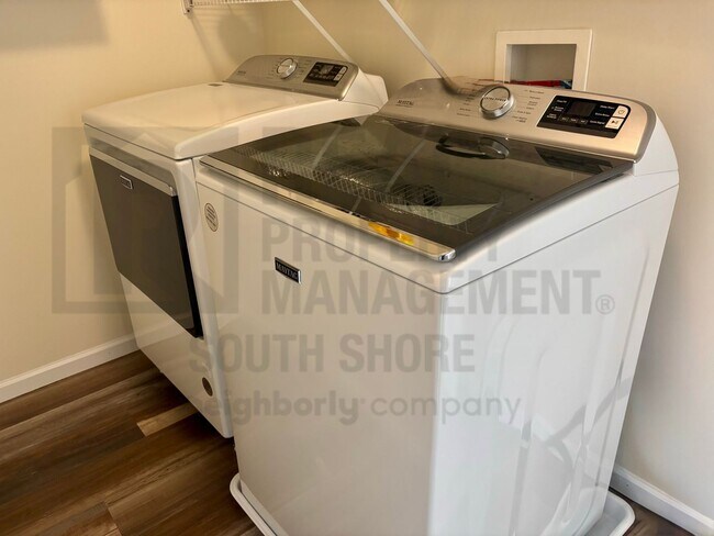 Building Photo - Sunlight, Space, and a Backyard Made for Gathering - 4 bed/2.5 bath