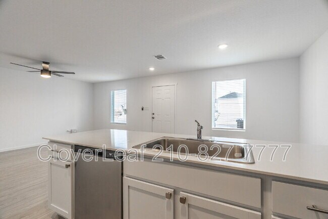 Building Photo - 12822 Ratcliff Lk