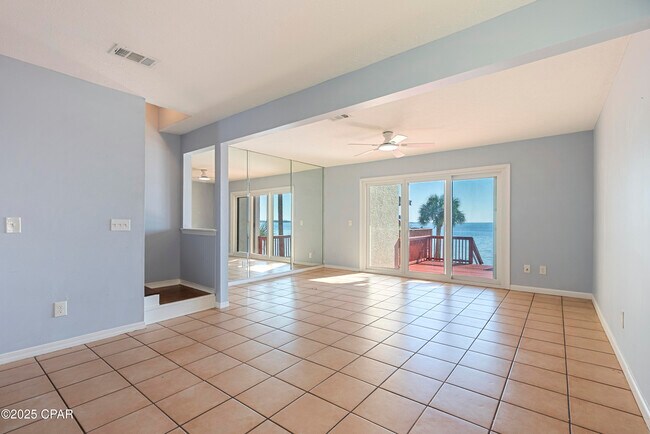 Building Photo - 6453 Oak Shr Dr