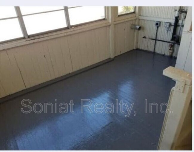 Building Photo - 307 Virginia St