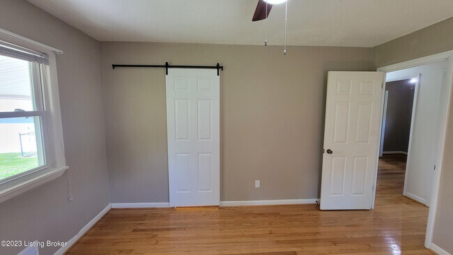 Building Photo - 11616 Maple Way