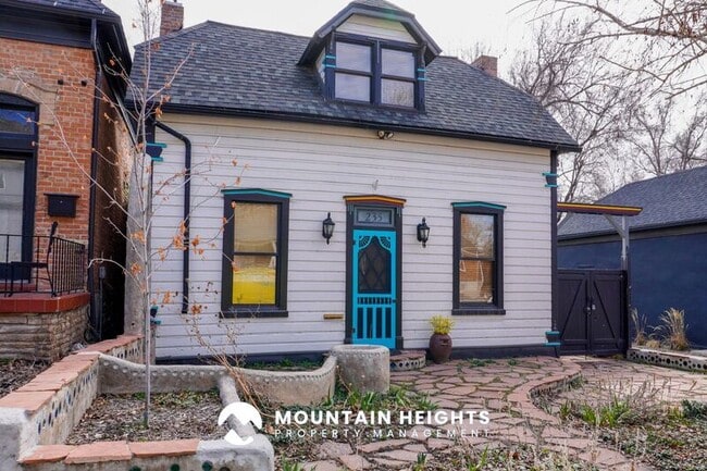 Building Photo - 235 Reed Ave N