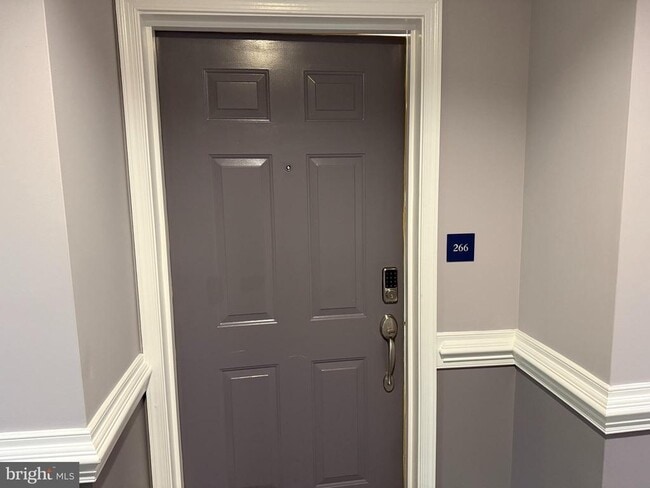 Building Photo - 266 Carson Terrace