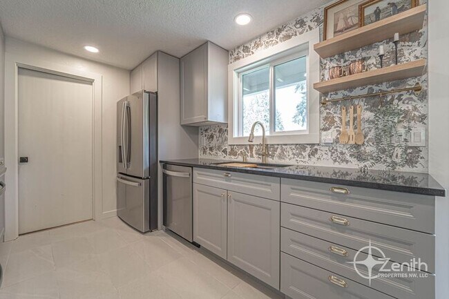 Building Photo - 1011 NE 82nd Ave