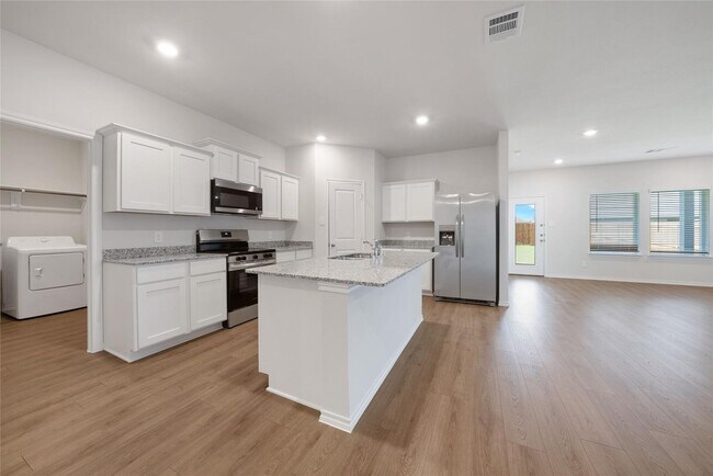 Building Photo - 507 Lantana Rd