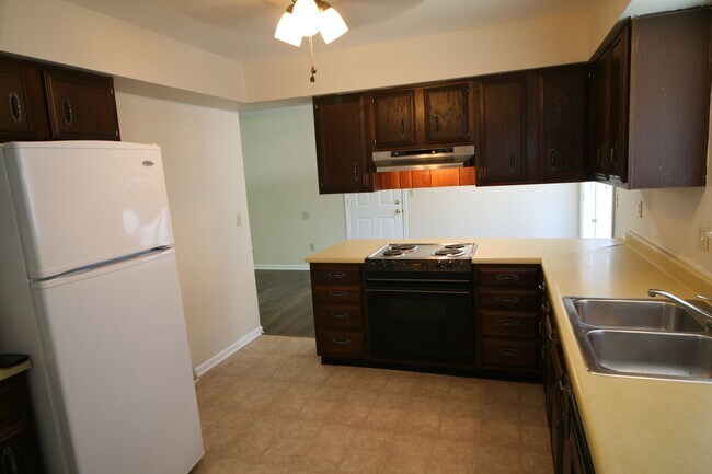 Building Photo - Ranch Home located in Park Hills    260224