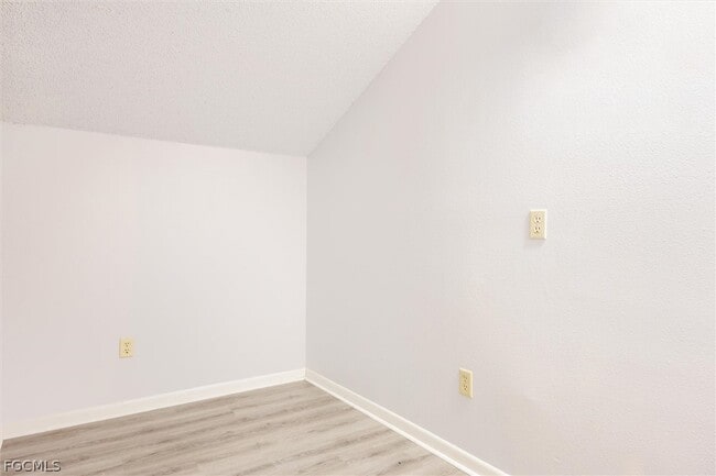 Building Photo - 7261 Albany Rd