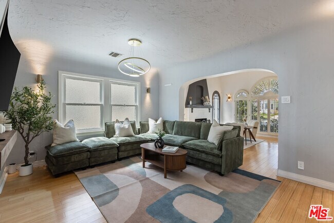 Building Photo - 6316 Drexel Ave