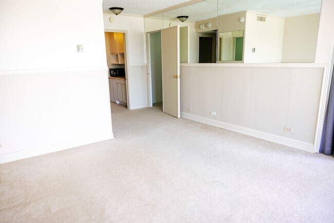 Building Photo - 2240 Kuhio Ave.