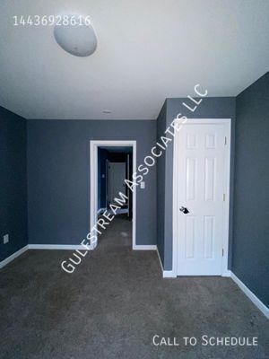 Building Photo - 425 S Vincent St