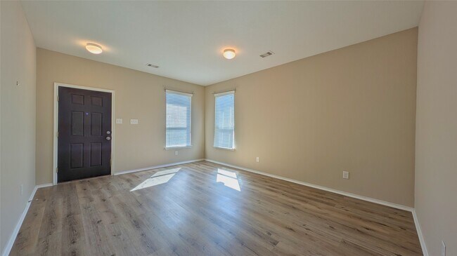Building Photo - 16006 Arapaho Bend Ln