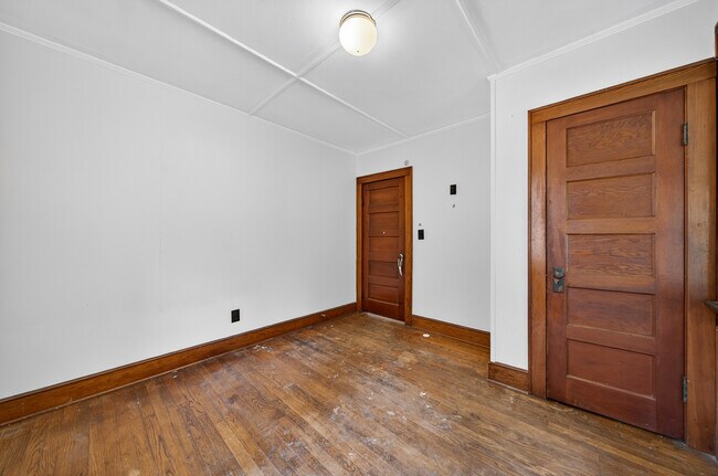 Building Photo - 20 Evergreen Ln