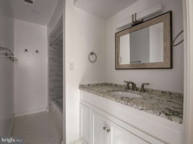 Building Photo - 4354 Westover Pl NW