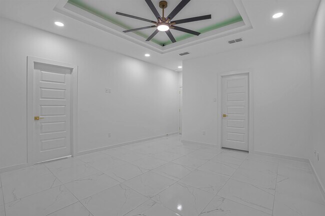 Building Photo - 3911 Yoyis St