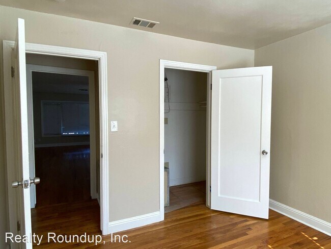 Building Photo - 3 br, 1 bath House - 1656 Country Club Blvd