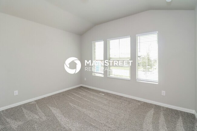 Building Photo - 4 Bedroom Pet-Friendly Home in Fort Worth, TX with Main Street Renewal