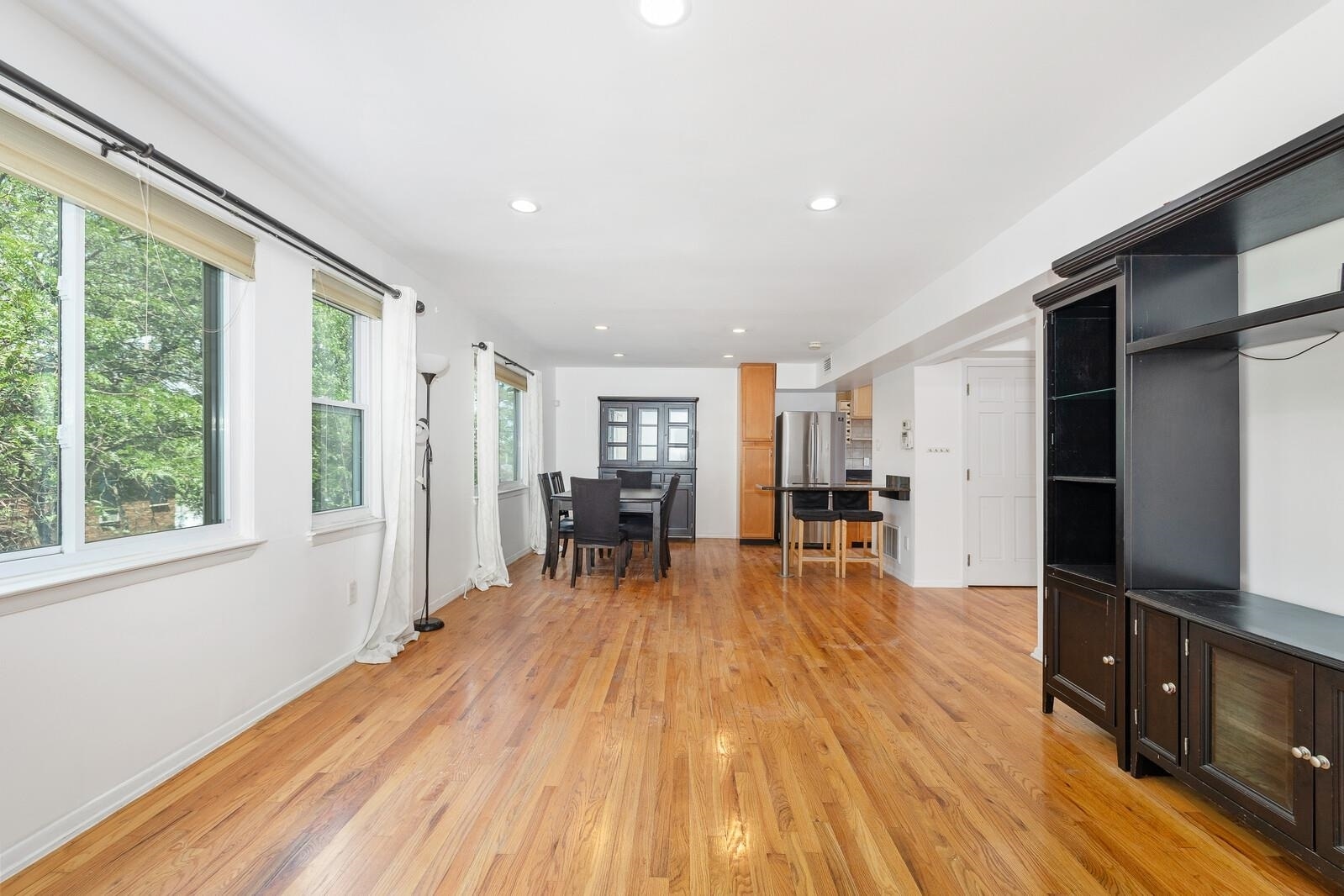 Building Photo - 743 10th St