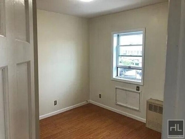 Building Photo - 164 STREET