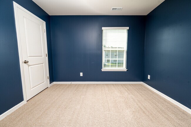 Building Photo - 4016 Madeline Farm Blvd