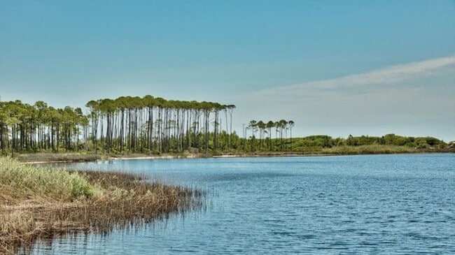 Building Photo - 24 Beach View Dr