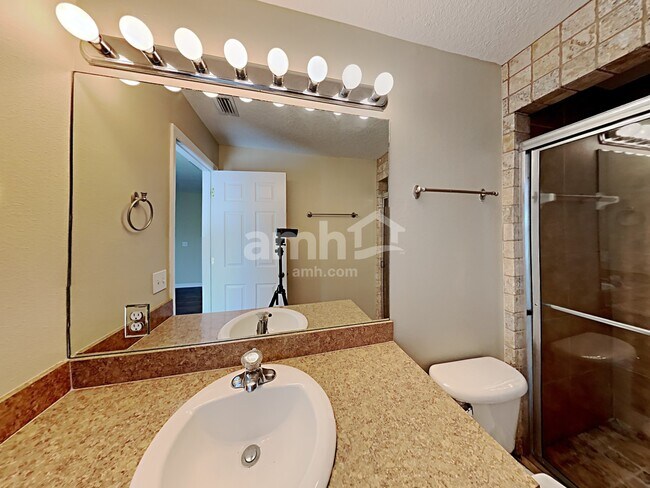 Building Photo - 315 Morningview Dr