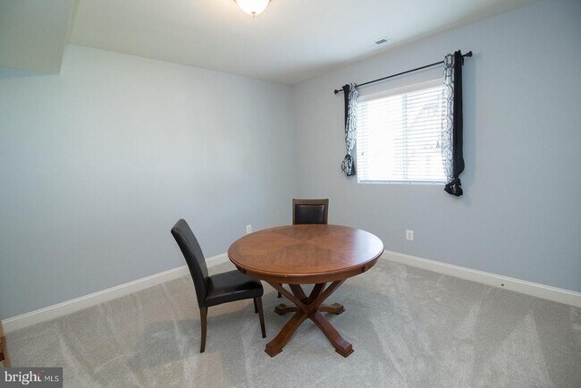 Building Photo - 24676 Broad Creek Dr