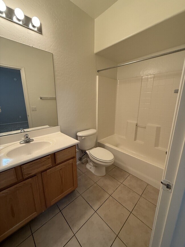 Building Photo - 2027 E University Dr