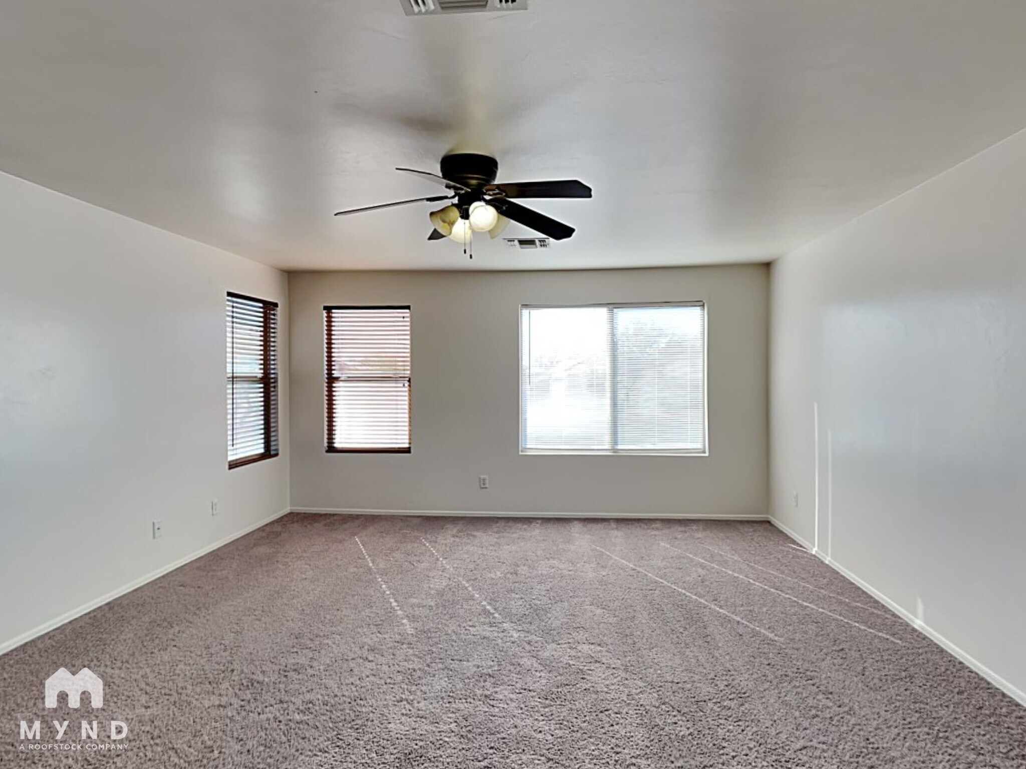Building Photo - 783 W Flaming Arrow Dr