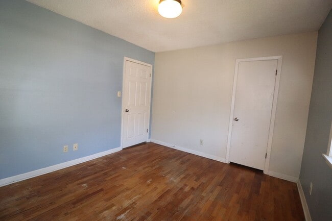 Building Photo - 3 Bedroom home close to local amenities