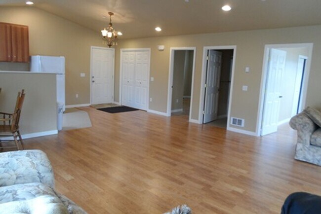 Building Photo - 9996 - Procurement Properties