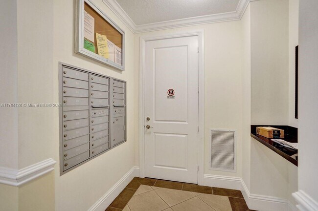 Building Photo - 226 N Latitude Cir