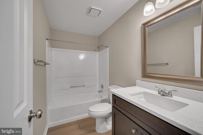 Building Photo - 8101 Chelaberry Ct