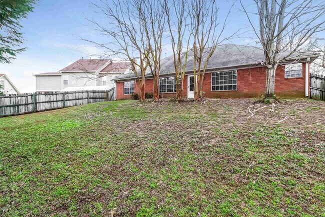 Building Photo - 827 Tropicana Dr E